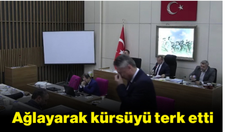 Ağlayarak kürsüyü terk etti