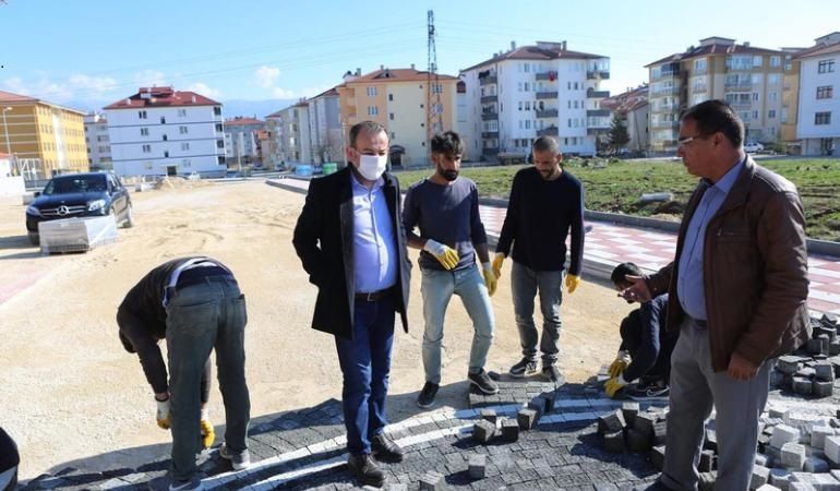 Başkan Özcan’dan Pazar mesaisi