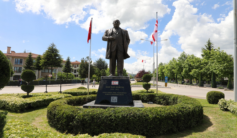 Bolu'da Rauf Denktaş heykelinin açılışı yapıldı