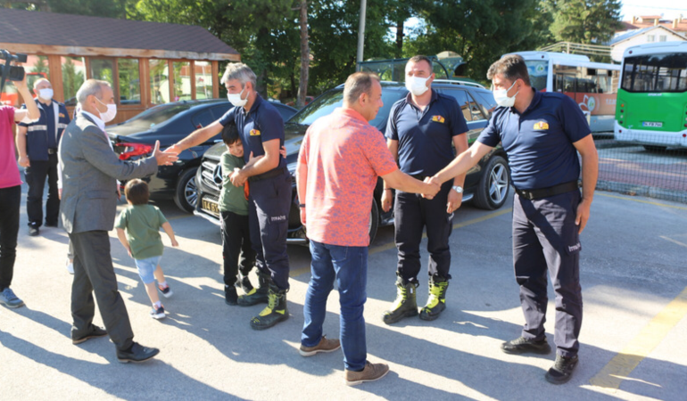 Bozkurt’ta görev yapan Bolu Belediyesi İtfaiye ekibi Bolu’ya döndü