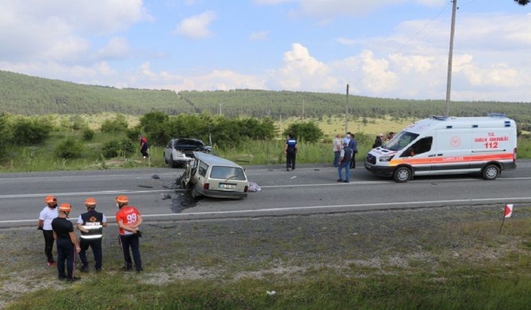 Seben yolunda otomobil ile cip çarpıştı: 2 ölü, 4 yaralı