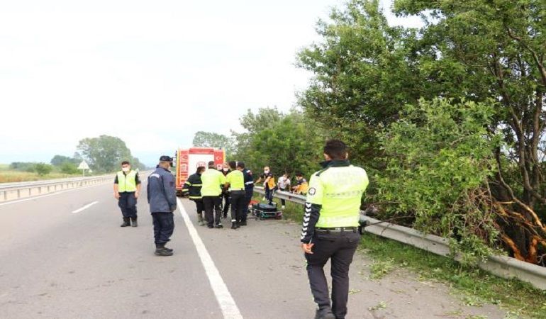 Takla atan otomobilin sürücüsü yaralandı